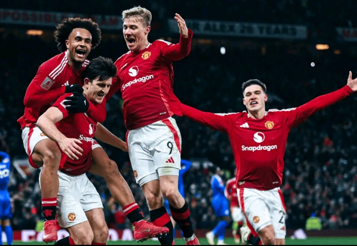 曼联迎德国杯关键赛，今晨伤情更新，更衣室稳定，轮换策略成焦点(德国杯最新比赛消息)