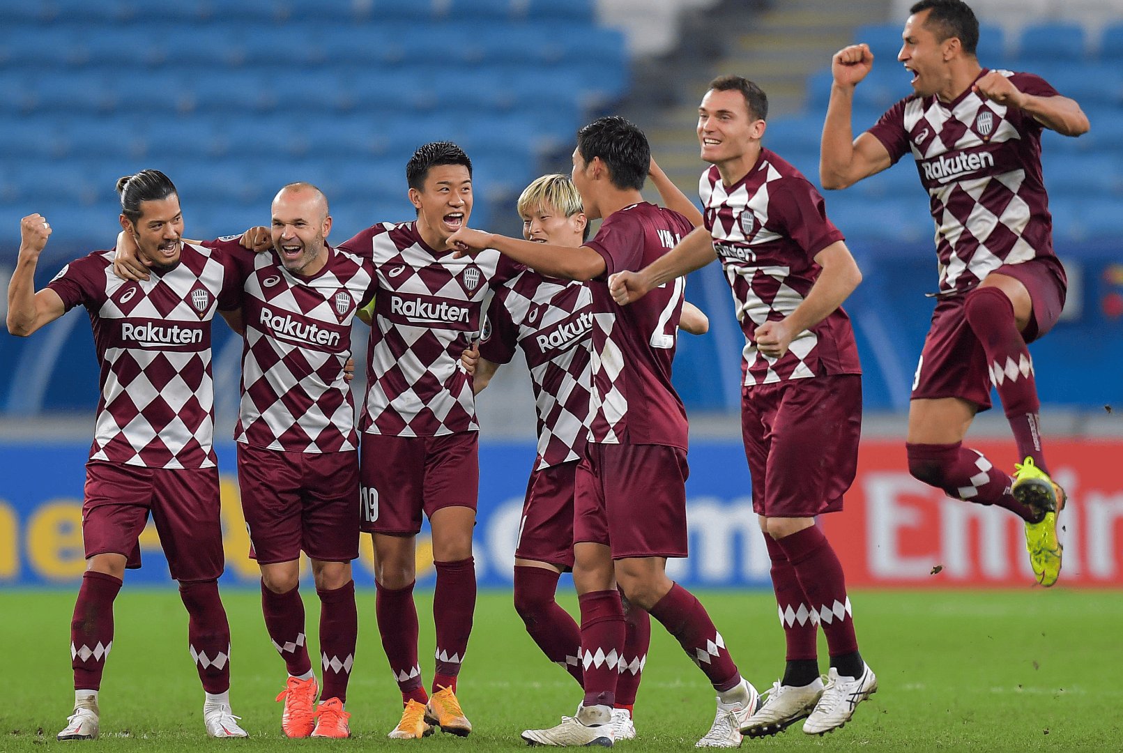 罗马窗口期遗憾出局,志在法甲名次提升,赛场秩序良好,团队化学反应显著 罗马窗口期遗憾出局,志在法甲名次提升,赛场秩序良好,团队化学反应显著