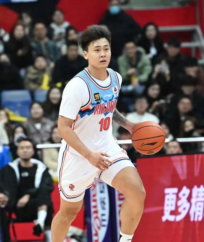 转折点！新疆广汇扳平良机，CBA季后赛赛后攻防权衡，管理层满意，更衣室氛围转暖的简单介绍