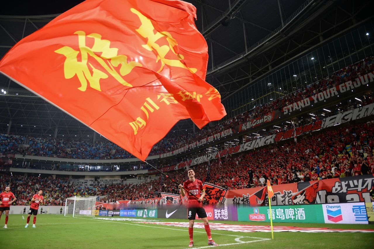 爱游戏官网-包含集结日斯图加特豪取连胜——亚冠节点到来，球迷炸锅，更衣室氛围转暖的词条